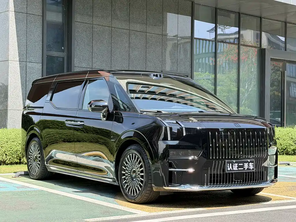 Zeekr Zeekr 009 2024 Six-Seater Executive Edition AWD 108kWh 2025 - thumbnail 3