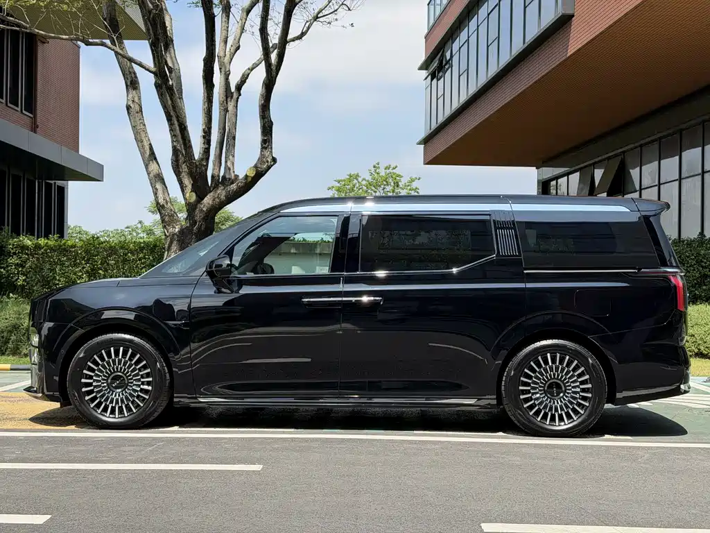 Zeekr Zeekr 009 2024 Six-Seater Executive Edition AWD 108kWh 2025 - thumbnail 10