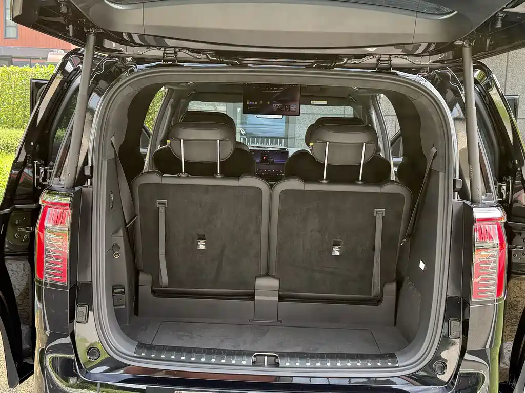 Zeekr Zeekr 009 2024 Six-Seater Executive Edition AWD 108kWh 2025 - thumbnail 22
