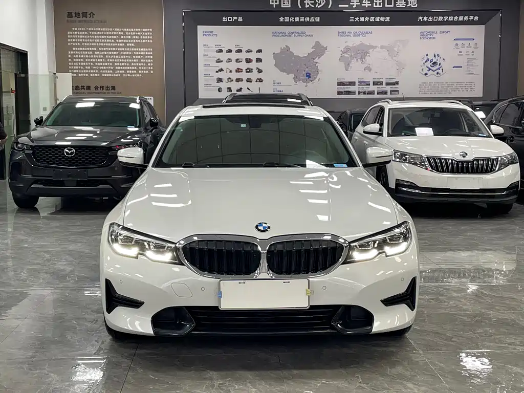 BMW BMW 3 Series 2022 Facelift 320i M Sport Package 2022 - thumbnail 2