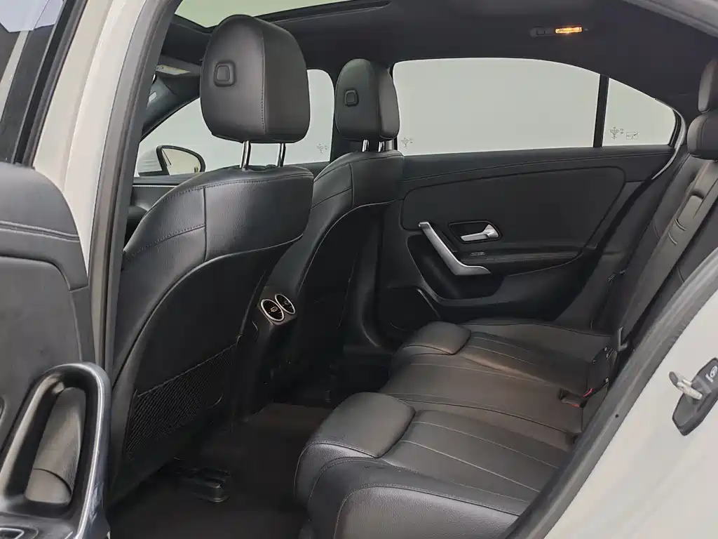 Mercedes-Benz Mercedes-Benz A-Class 2022 A 180 L Sport Sedan 2023 - thumbnail 8