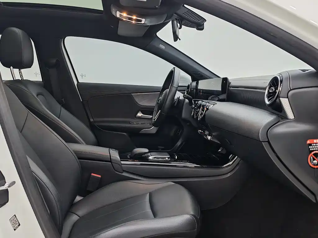 Mercedes-Benz Mercedes-Benz A-Class 2022 A 180 L Sport Sedan 2023 - thumbnail 9