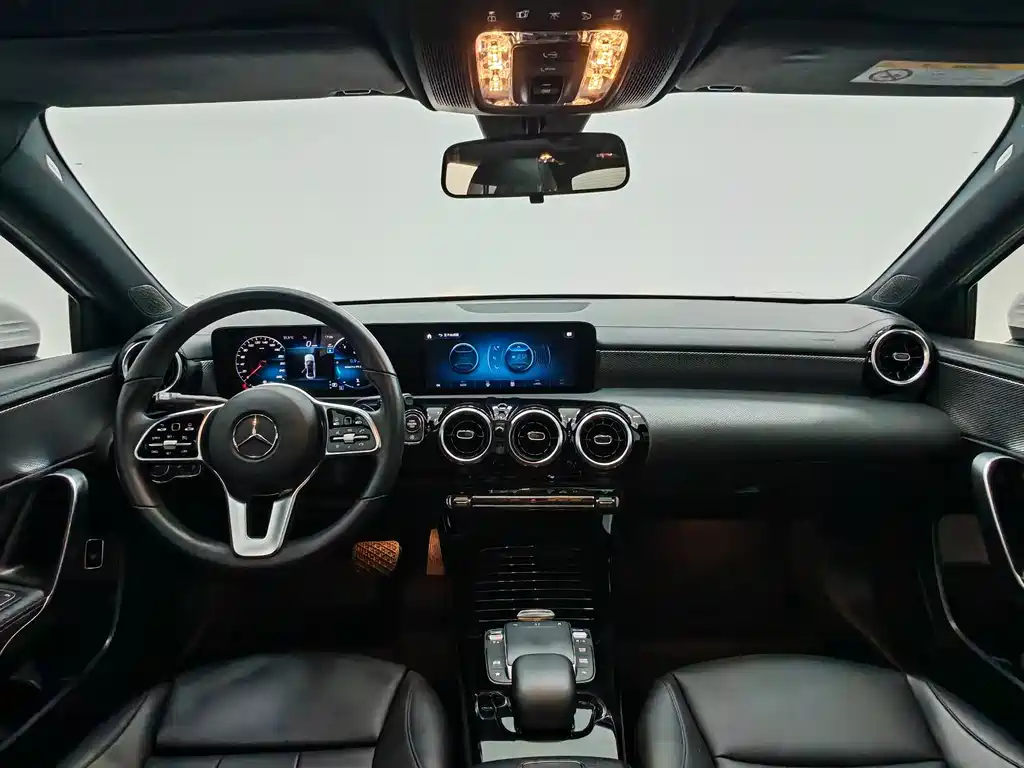 Mercedes-Benz Mercedes-Benz A-Class 2022 A 180 L Sport Sedan 2023 - thumbnail 10