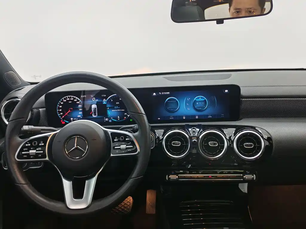 Mercedes-Benz Mercedes-Benz A-Class 2022 A 180 L Sport Sedan 2023 - thumbnail 11