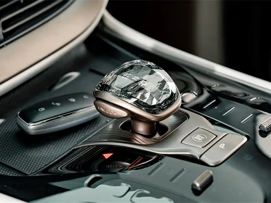 Denza Denza D9 2022 DM-i 970 AWD Flagship Edition 2023 - thumbnail 16