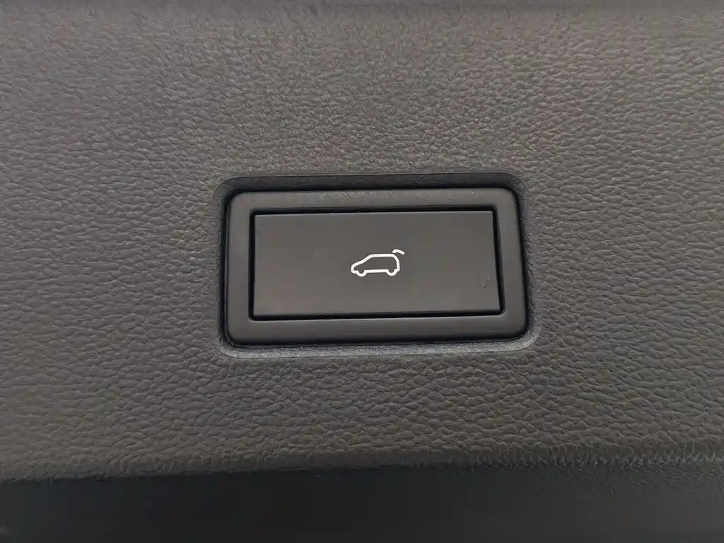 Volkswagen Volkswagen T-Roc 2021 280TSI DSG 4Motion Luxury Smart Connect Edition 2021 - thumbnail 15