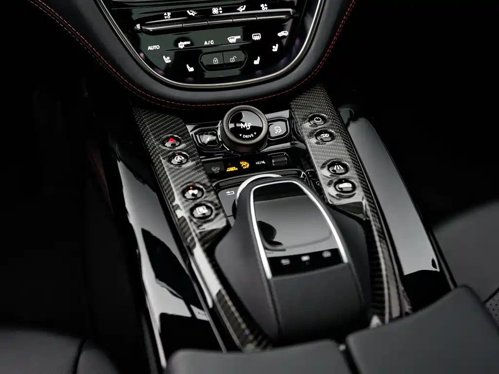 Aston Martin Aston Martin DBX707 2025 - thumbnail 17