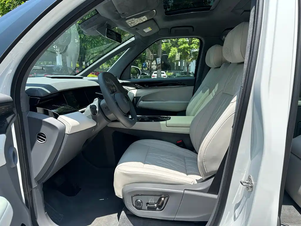 Zeekr Zeekr 009 2024 7-Seater Aisle Edition AWD 108kWh 2025 - thumbnail 10