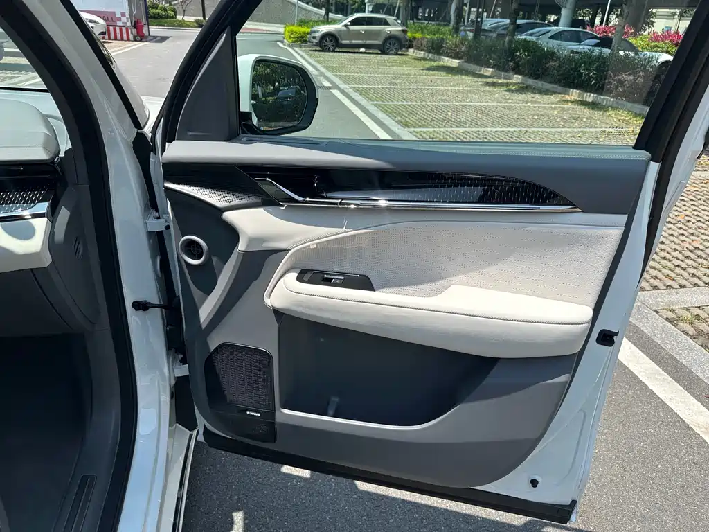 Zeekr Zeekr 009 2024 7-Seater Aisle Edition AWD 108kWh 2025 - thumbnail 20
