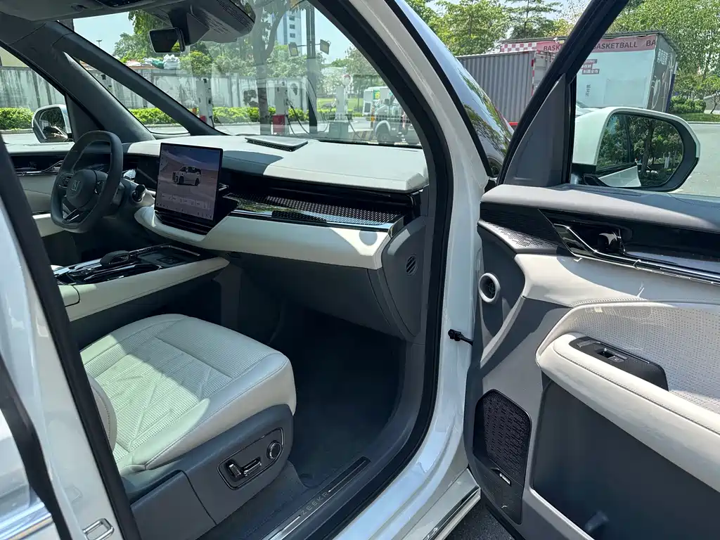 Zeekr Zeekr 009 2024 7-Seater Aisle Edition AWD 108kWh 2025 - thumbnail 21