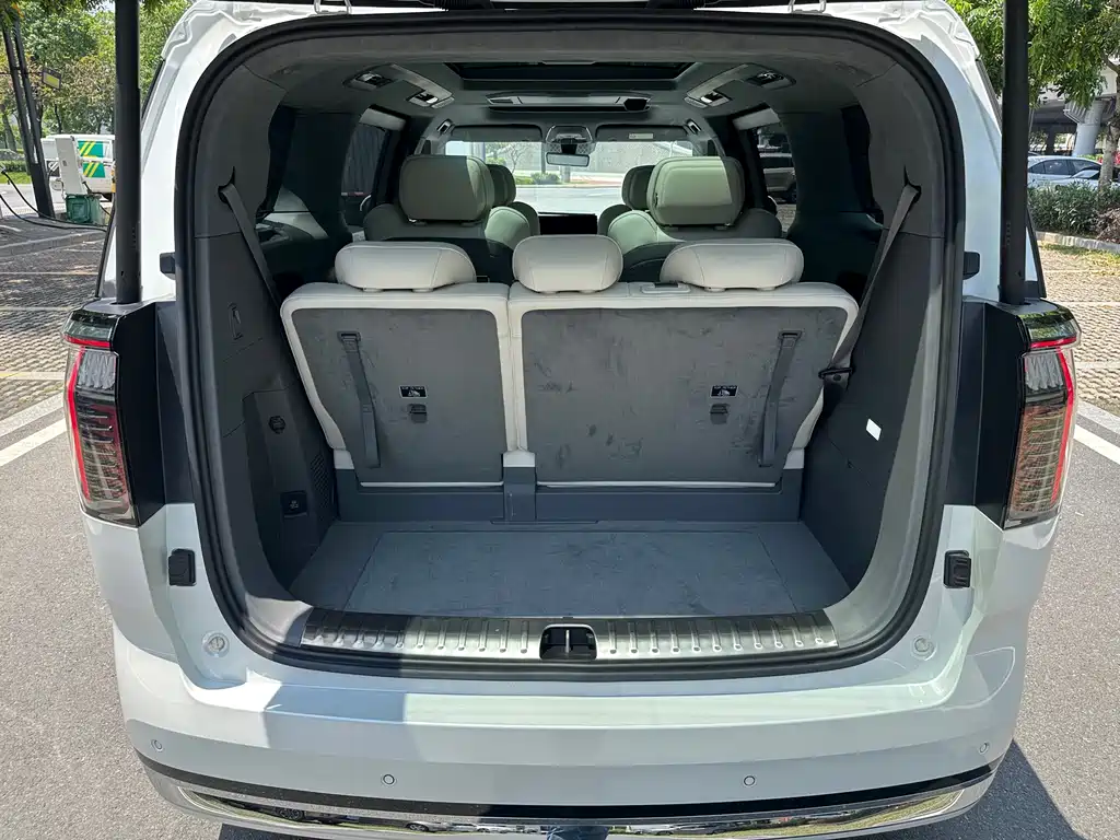 Zeekr Zeekr 009 2024 7-Seater Aisle Edition AWD 108kWh 2025 - thumbnail 25