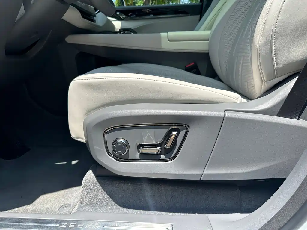 Zeekr Zeekr 009 2024 7-Seater Aisle Edition AWD 108kWh 2025 - thumbnail 28