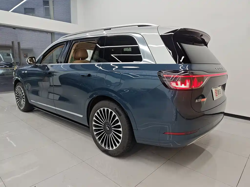 AITO Aito M9 2024 EREV Ultra Edition 52kWh 5-Seater 2024 - thumbnail 3