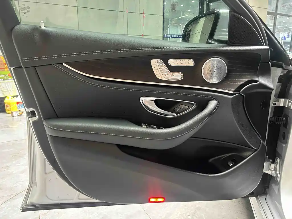 Mercedes-Benz Mercedes-Benz E-Class 2020 Facelift E 300 L Sport Special Edition 2020 - thumbnail 13