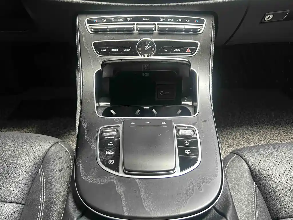 Mercedes-Benz Mercedes-Benz E-Class 2020 Facelift E 300 L Sport Special Edition 2020 - thumbnail 15