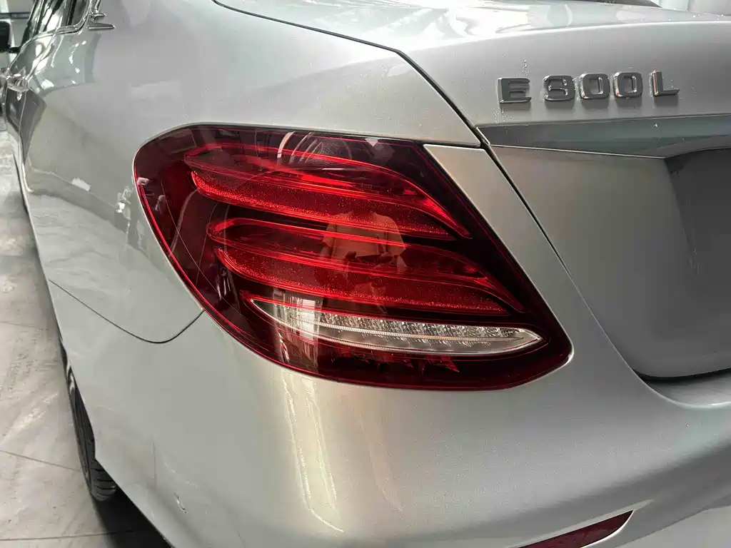Mercedes-Benz Mercedes-Benz E-Class 2020 Facelift E 300 L Sport Special Edition 2020 - thumbnail 17