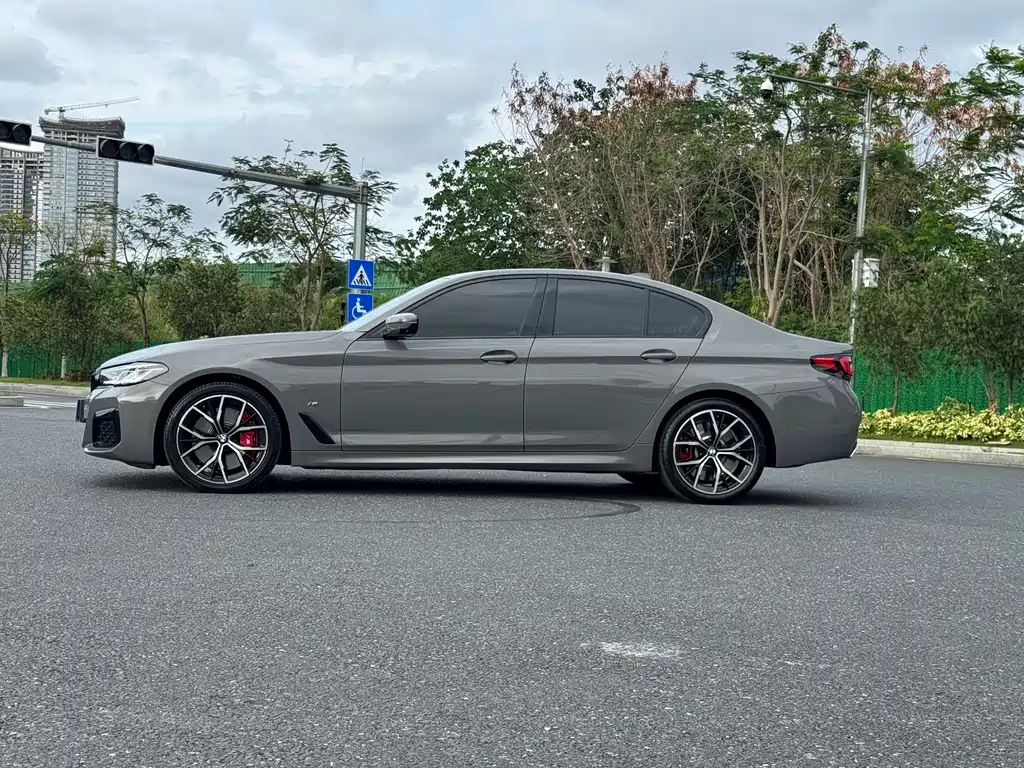 BMW BMW 5 Series Imported 2022 Facelift 540i M Sport Package 2022 - thumbnail 3