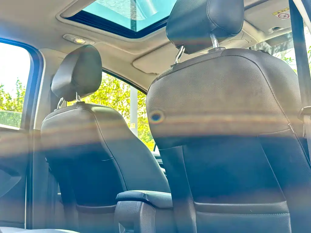 Ford Ford Focus 2015 Sedan 1.6L Manual Trend 2016 - thumbnail 24