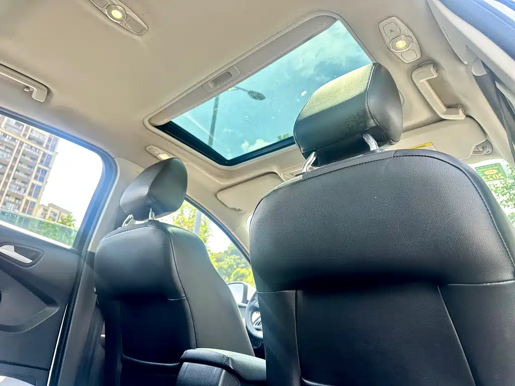 Ford Ford Focus 2015 Sedan 1.6L Manual Trend 2016 - thumbnail 28