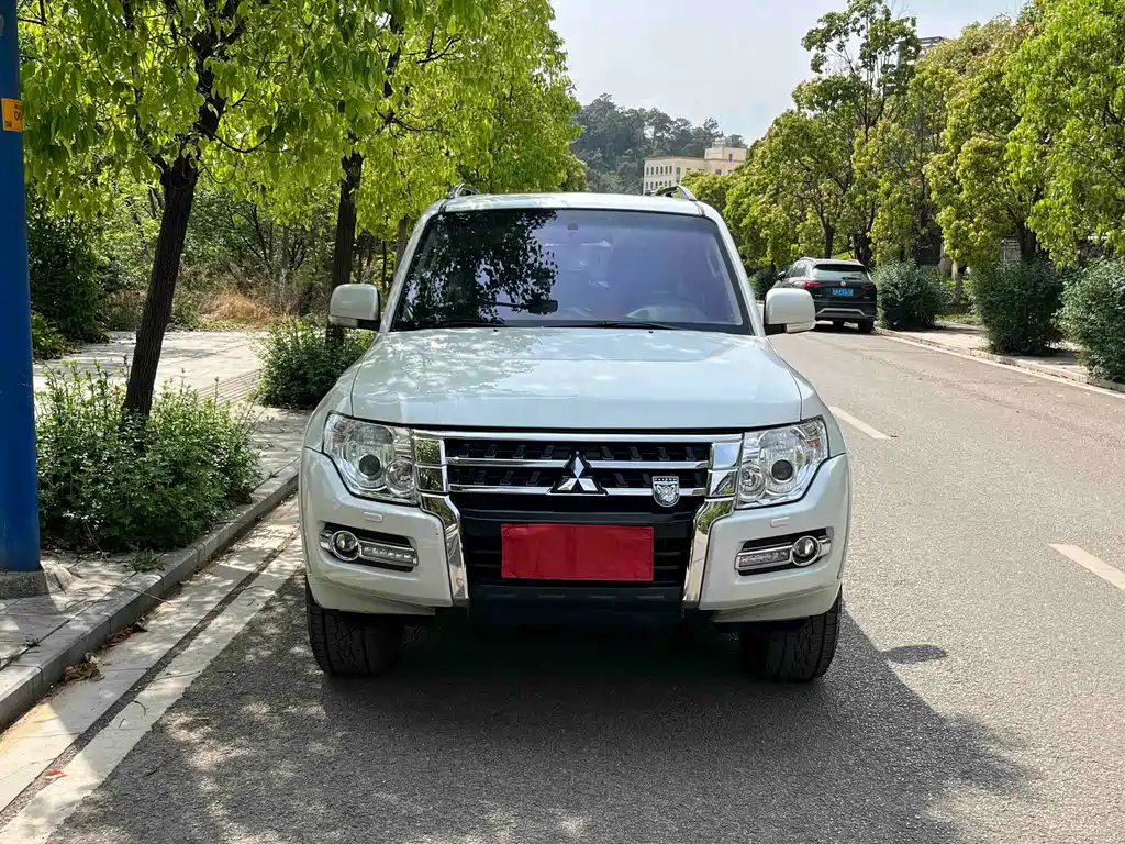 Mitsubishi Mitsubishi Pajero 2019 3.0L Automatic Standard Edition 2019 - thumbnail 2
