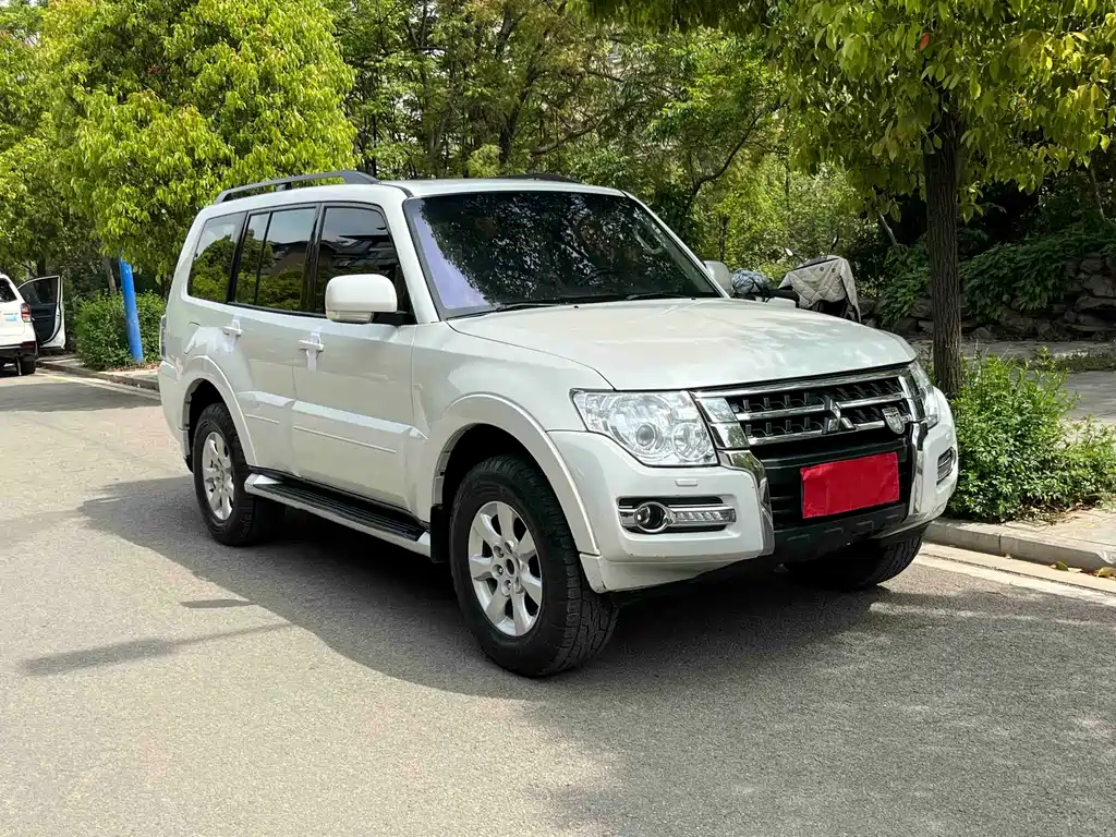 Mitsubishi Mitsubishi Pajero 2019 3.0L Automatic Standard Edition 2019 - thumbnail 3