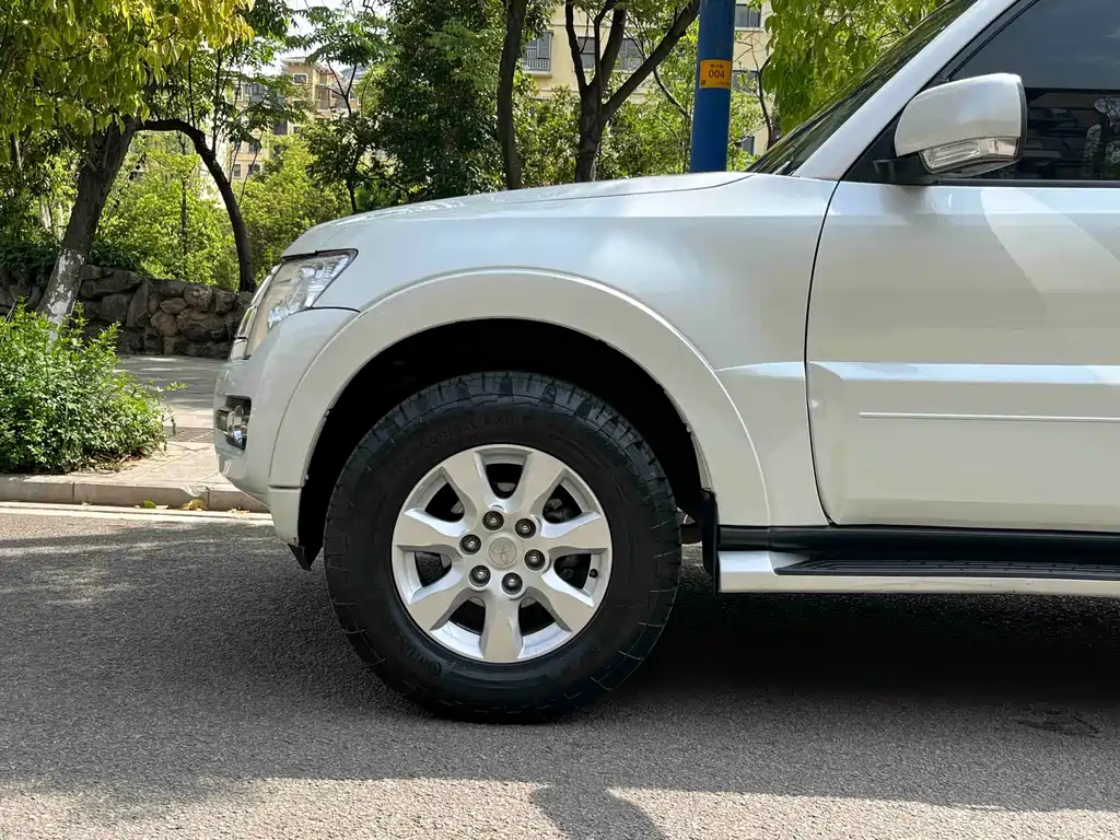 Mitsubishi Mitsubishi Pajero 2019 3.0L Automatic Standard Edition 2019 - thumbnail 9