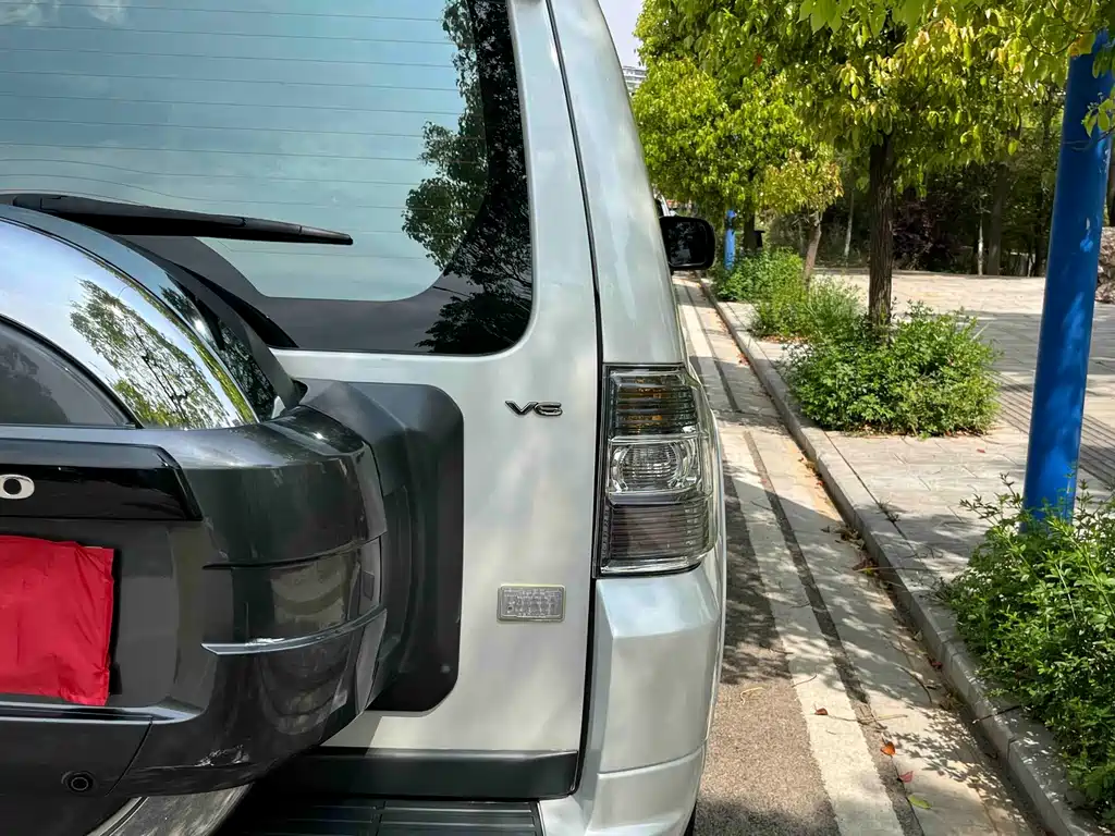Mitsubishi Mitsubishi Pajero 2019 3.0L Automatic Standard Edition 2019 - thumbnail 15