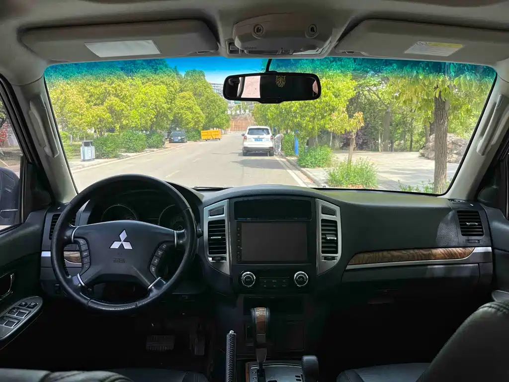 Mitsubishi Mitsubishi Pajero 2019 3.0L Automatic Standard Edition 2019 - thumbnail 22