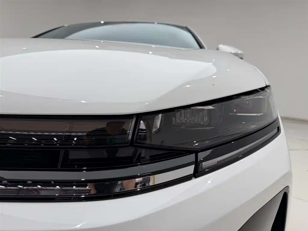 Volkswagen Sagitar 2026 L 300TSI DSG Elite 2025 - thumbnail 2