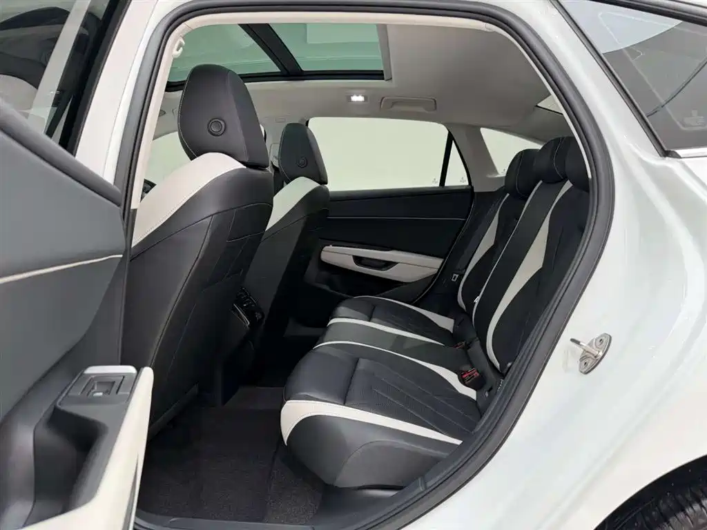 Volkswagen Sagitar 2026 L 300TSI DSG Elite 2025 - thumbnail 17