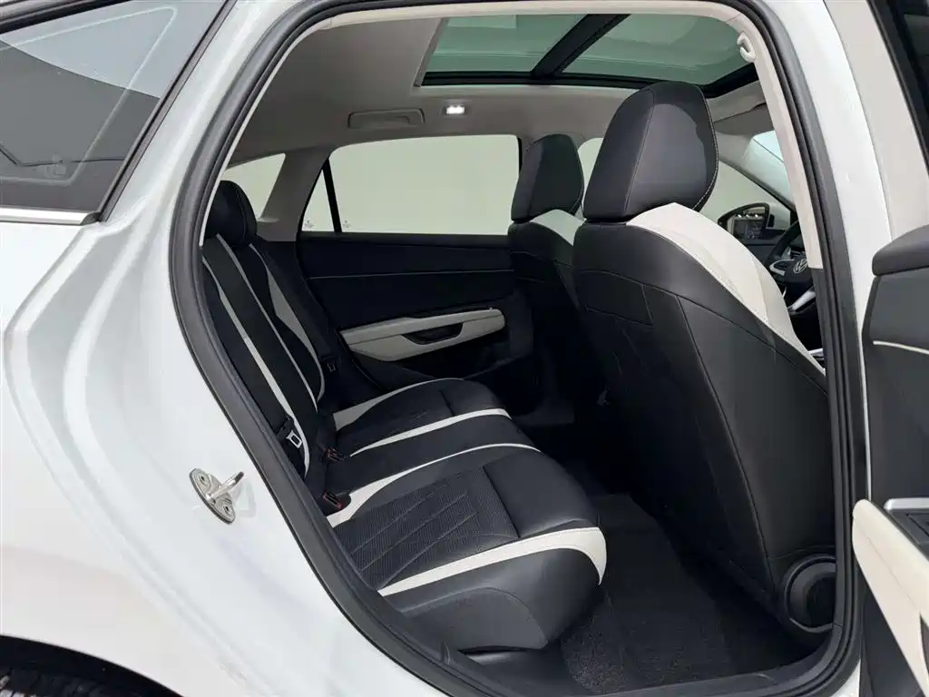 Volkswagen Sagitar 2026 L 300TSI DSG Elite 2025 - thumbnail 20
