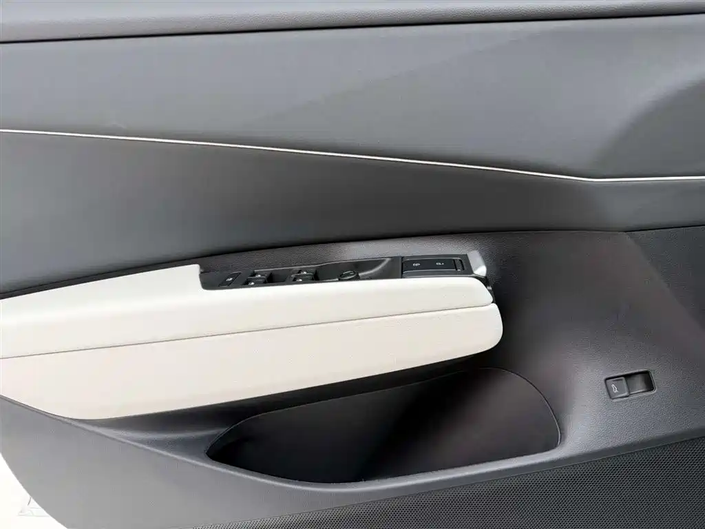 Volkswagen Sagitar 2026 L 300TSI DSG Elite 2025 - thumbnail 21