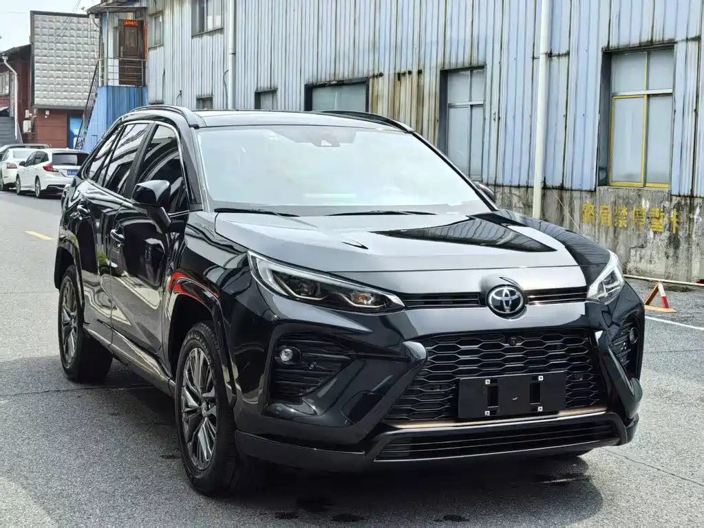 Toyota Toyota Wildlander 2024 2.0L CVT 2WD Luxury Plus Edition 2024 - thumbnail 3