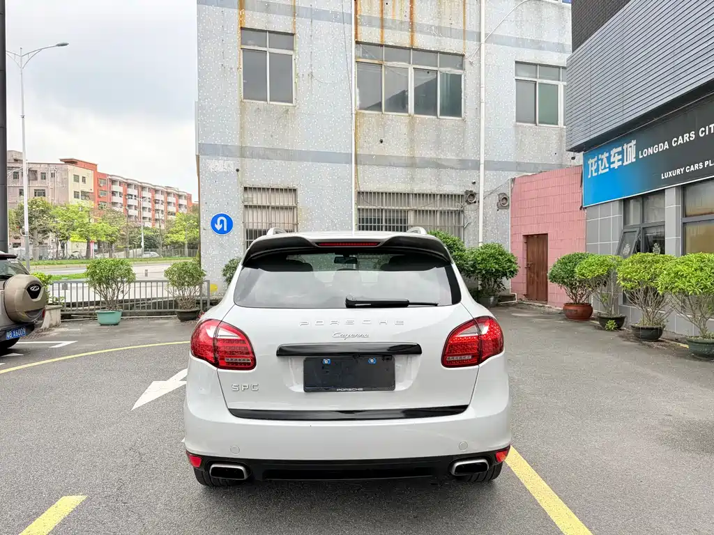 Porsche 2014 Porsche Cayenne Platinum Edition 3.0T 2015 - thumbnail 5
