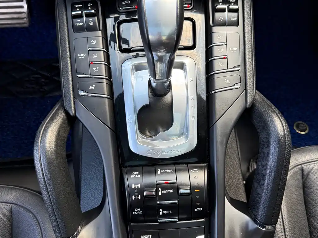 Porsche 2014 Porsche Cayenne Platinum Edition 3.0T 2015 - thumbnail 10