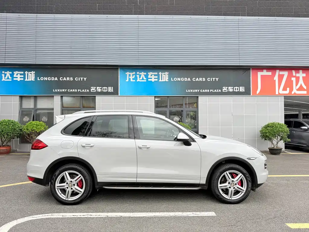 Porsche 2014 Porsche Cayenne Platinum Edition 3.0T 2015 - thumbnail 11