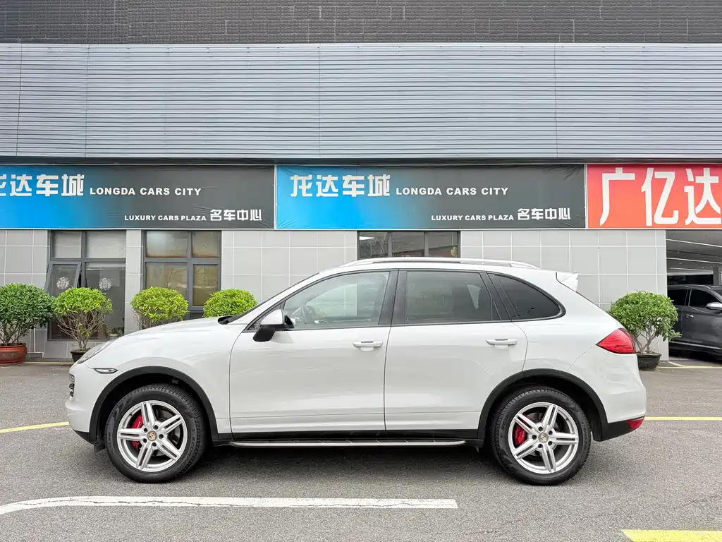 Porsche 2014 Porsche Cayenne Platinum Edition 3.0T 2015 - thumbnail 12