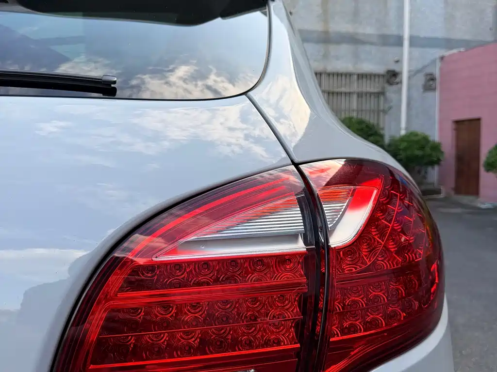 Porsche 2014 Porsche Cayenne Platinum Edition 3.0T 2015 - thumbnail 14