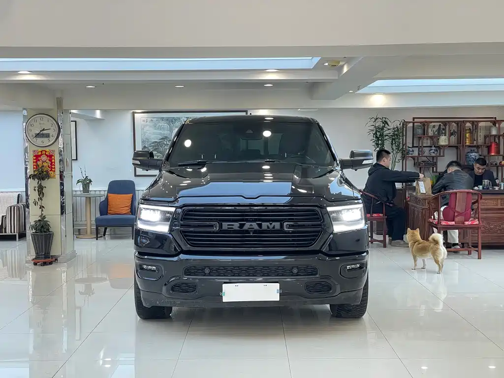 RAM 2022 RAM 1500 5.7L Automatic 2022 - thumbnail 2