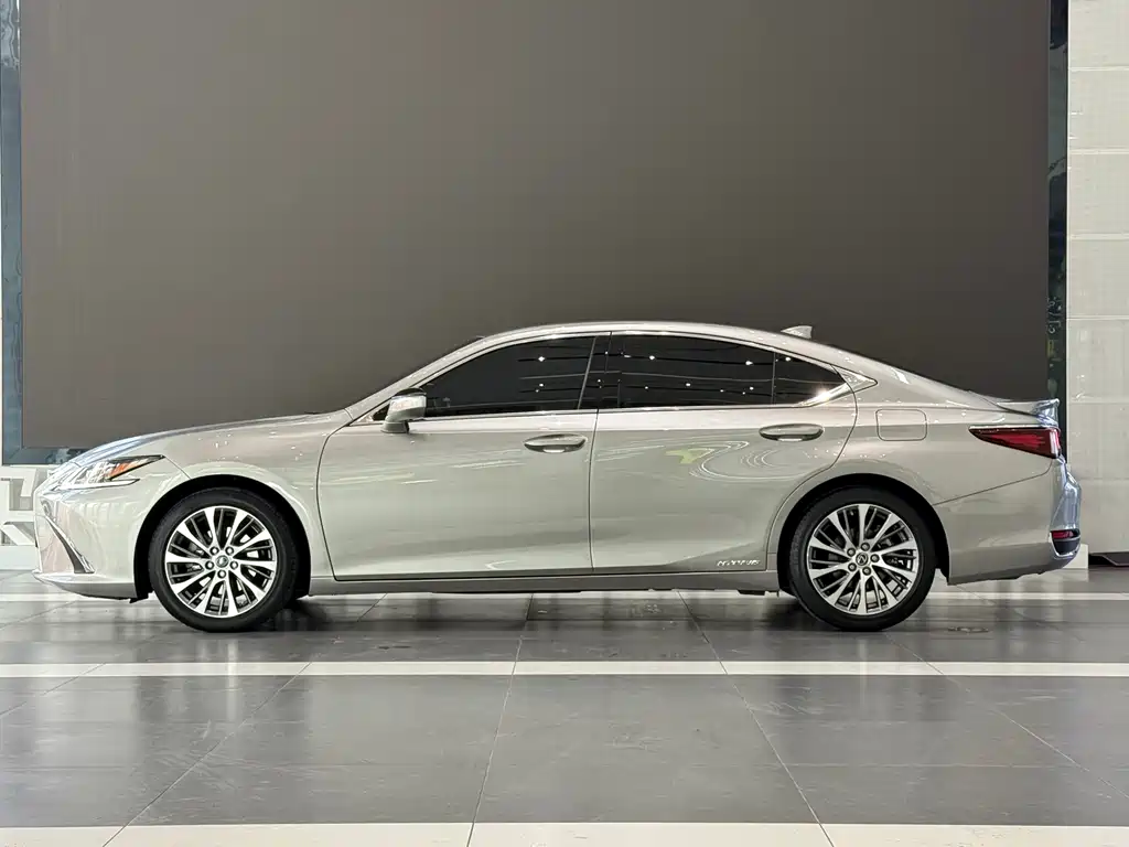 Lexus Lexus ES 2018 300h Exclusive Edition China VI 2019 - thumbnail 4