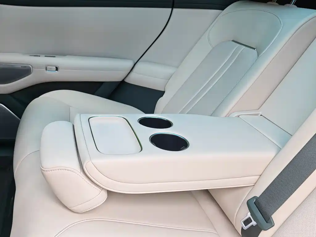 Xiaomi Auto Xiaomi YU7 2025 Long Range High Performance AWD Max 2026 - thumbnail 10