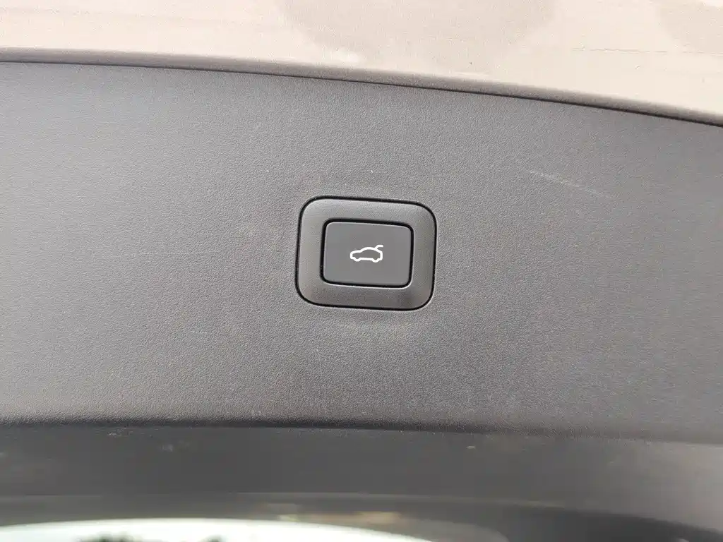 Xiaomi Auto Xiaomi YU7 2025 Long Range High Performance AWD Max 2026 - thumbnail 21