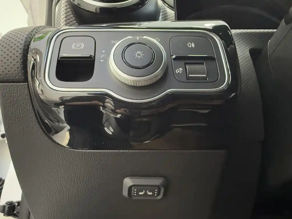 Mercedes-Benz Mercedes-Benz A-Class 2023 A 180 L 2023 - thumbnail 13