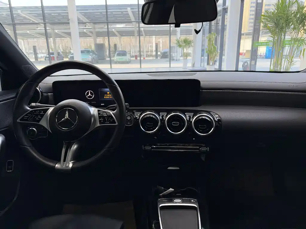 Mercedes-Benz Mercedes-Benz A-Class 2023 A 180 L 2023 - thumbnail 21