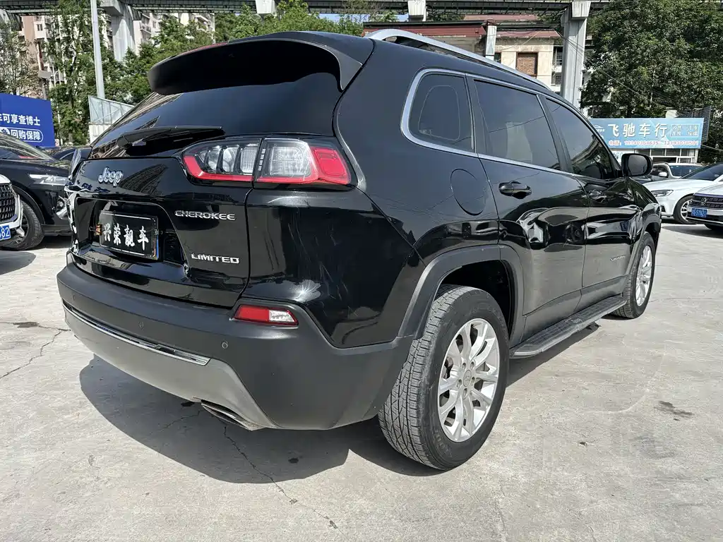 Jeep Jeep Cherokee 2019 2.0T FWD Zhi Xiang Edition China V 2019 - thumbnail 4