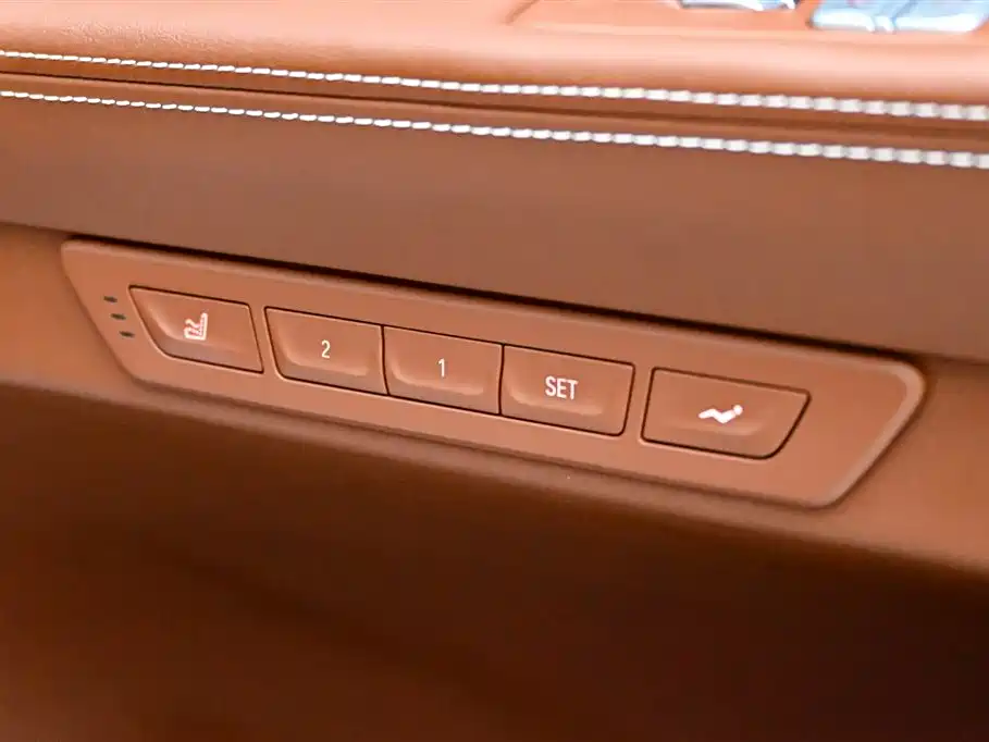 BMW BMW 7 Series 2018 740Li xDrive Exclusive Edition M Sport Package 2019 - thumbnail 30