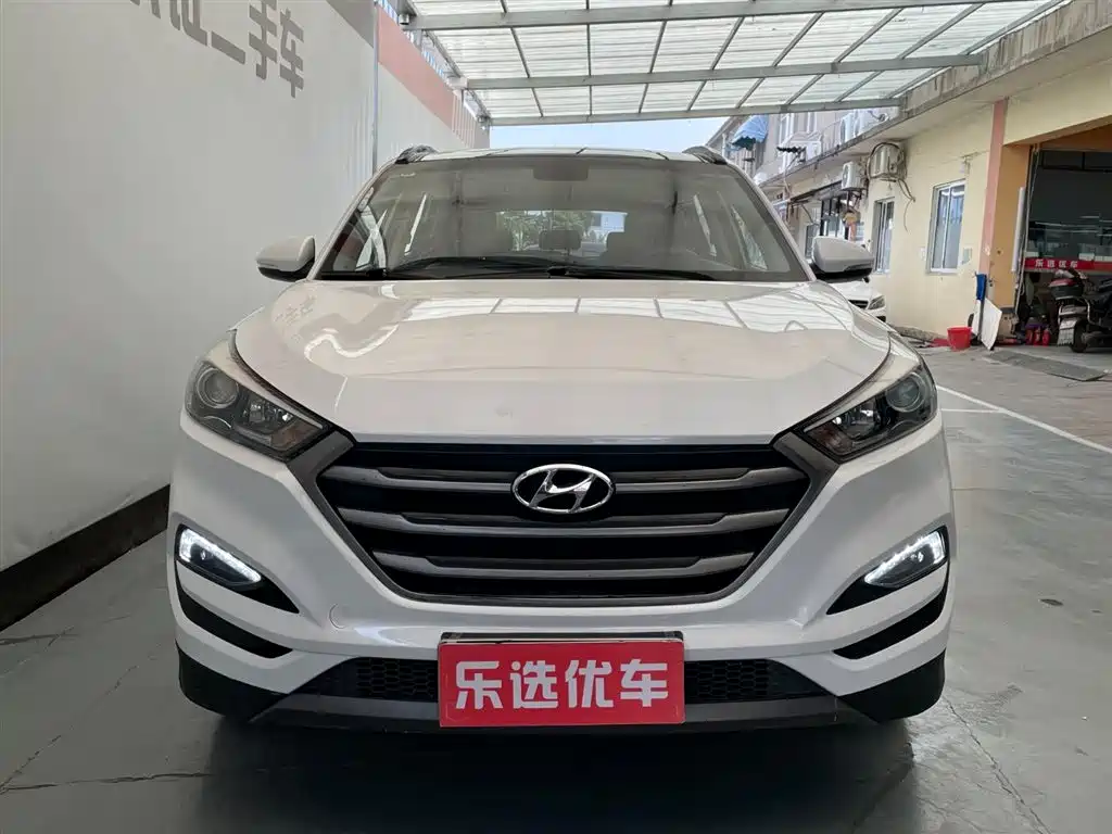 Hyundai Tucson 2015 1.6T DCT 2WD Intelligent 2017 - thumbnail 2