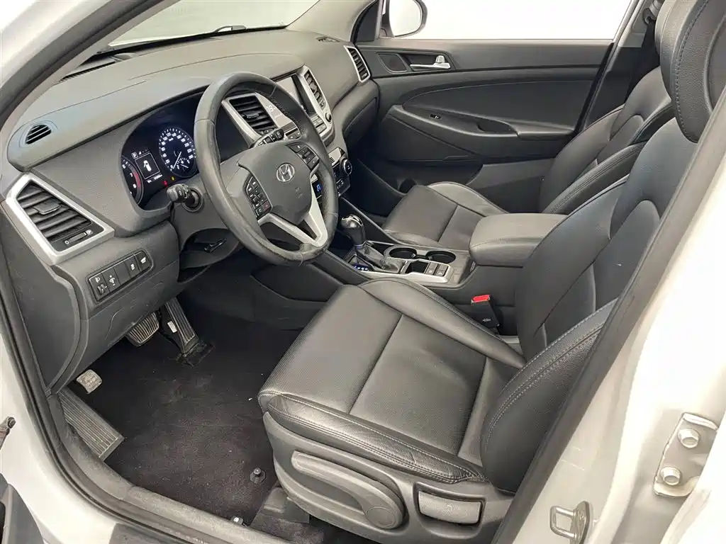 Hyundai Tucson 2015 1.6T DCT 2WD Intelligent 2017 - thumbnail 6