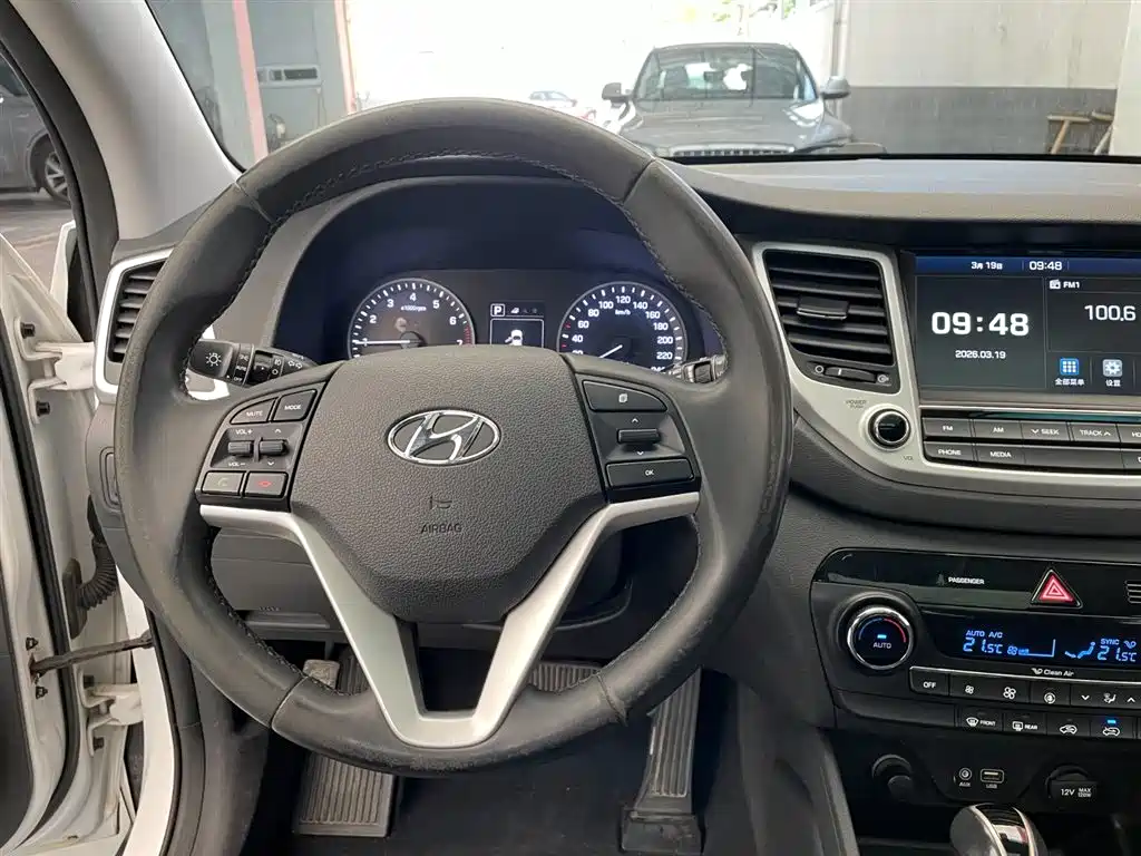 Hyundai Tucson 2015 1.6T DCT 2WD Intelligent 2017 - thumbnail 13