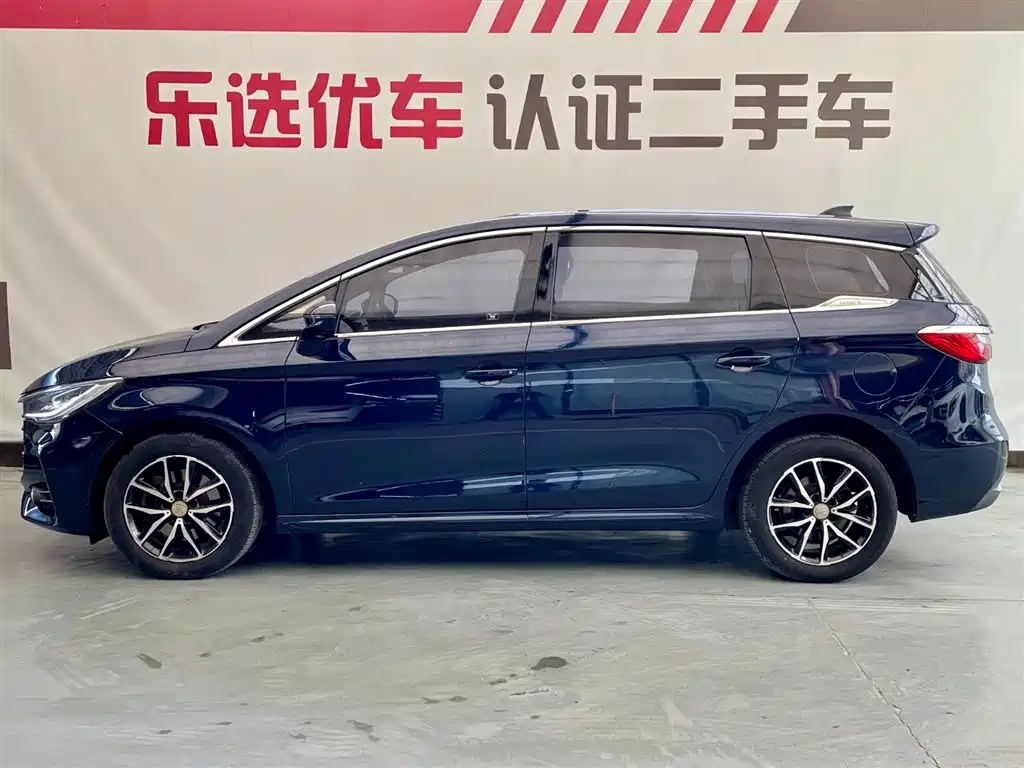 BYD BYD Song MAX 2017 1.5T Manual Smart Link Luxury Edition 7-Seater 2018 - thumbnail 3